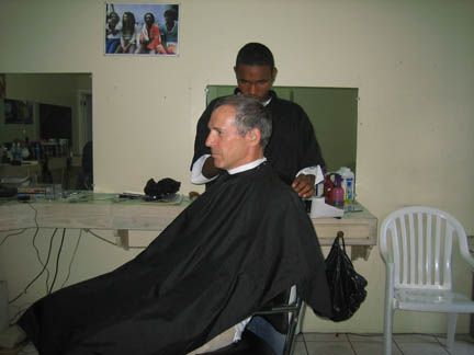 Photo20060223KittsHairCut.jpg - 36028 Bytes