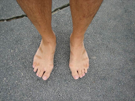 Photo20060519JohnFeet.jpg - 57461 Bytes